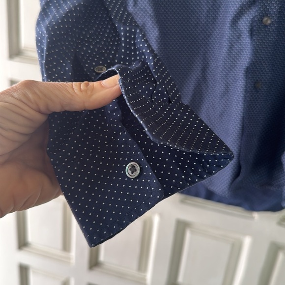 Uniqlo Dark Blue Polka Dot Shirt size large - Picture 2 of 8